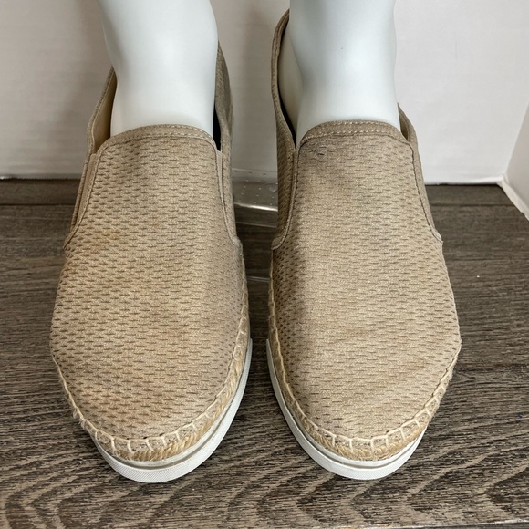 Jimmy Choo Slip-On Espadrilles Shoe. Tan/gold EUR size 40 (US 9) pre-owned. - Picture 3 of 13